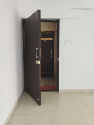 Room in 2 BHK Apartment at Dhangauri Apartment, Dahanukar Colony – for Rent