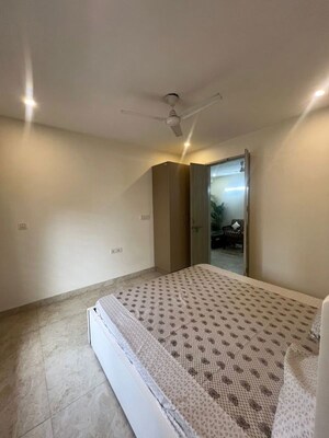 Bedroom in 2 BHK Builder Floor at Sector 40 – for Rent