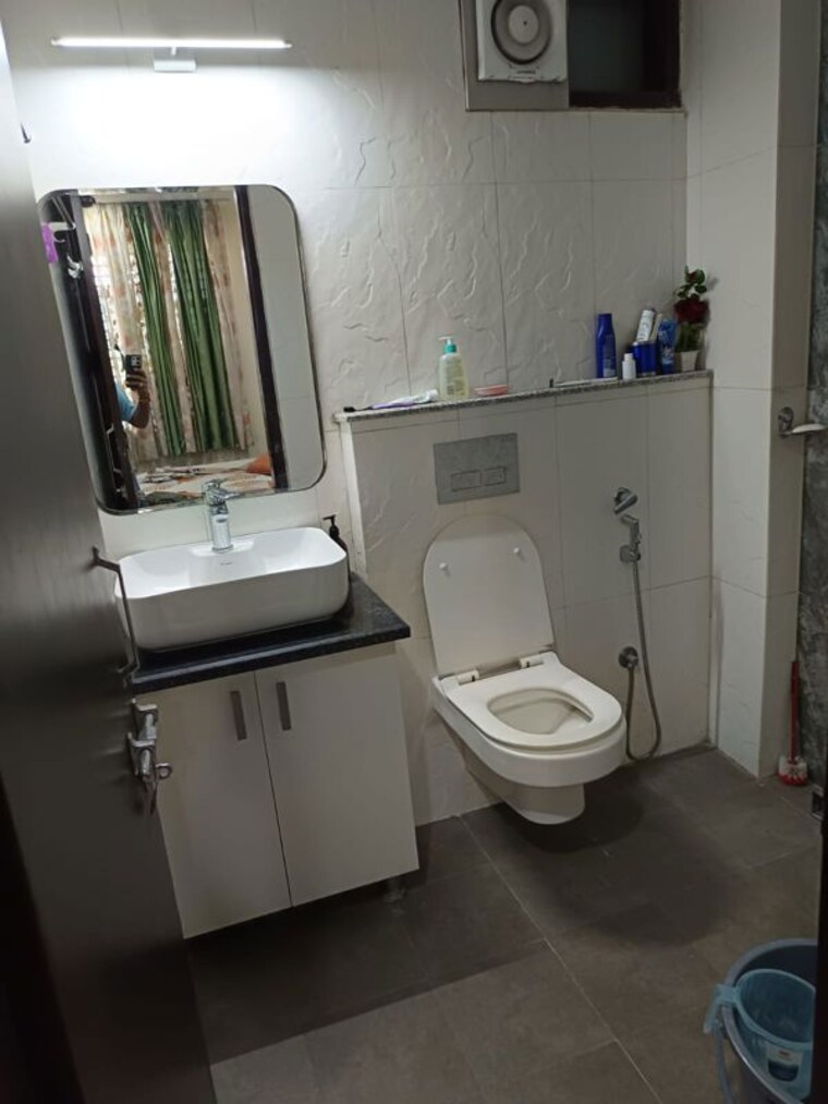 Bathroom, sector 45 2 Bedroom 1200 Sq.Ft. Builder Floor In Sector 45 Gurgaon 10383876