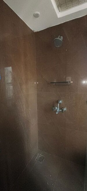 Furnished Amenities in 3 BHK Apartment at Surya Aastha Greens, Sector 4 Greater Noida – for Rent