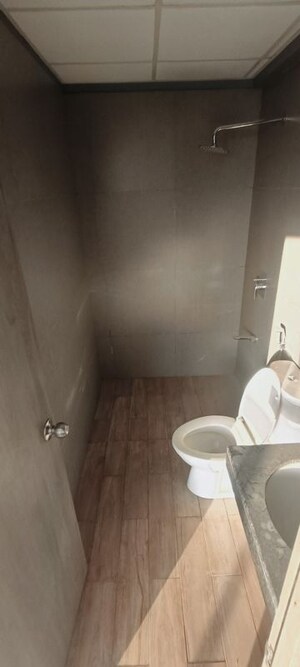 Bathroom in 2 BHK Apartment at Kalpataru Paramount A, Kapur Bawdi – for Sale