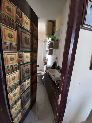 Attached Bathroom in 2.5 BHK Apartment at ILD Greens, Sector 37c – for Rent