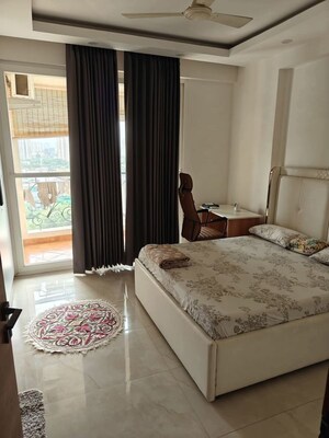 Bedroom in 3 BHK Builder Floor at BPTP Amstoria, Sector 102 – for Sale