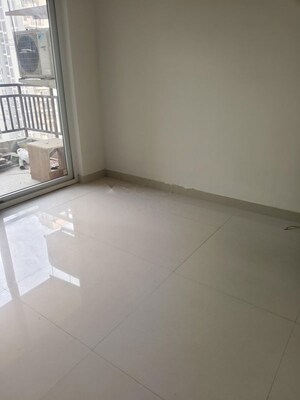 Room in 2 BHK Apartment at TVS Emerald Jardin, Singasandra – for Rent