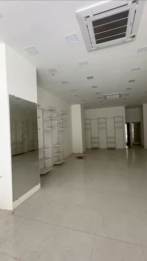 Room in  Showroom at Orbit Signature Walk, Vip Road – for Rent