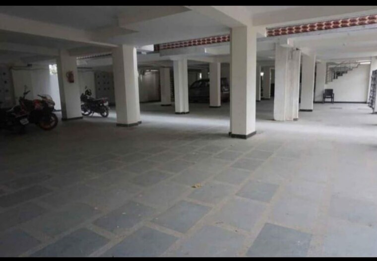  Parking, knowledge park v greater noida 3 Bedroom 1700 Sq.Ft. Builder Floor In Knowledge Park V Greater Noida Greater Noida 10384036