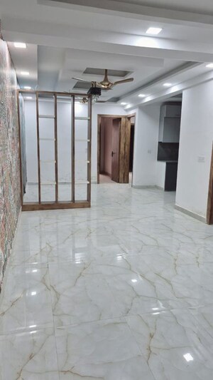 Room in 3 BHK Builder Floor at Knowledge Park V Greater Noida – for Sale