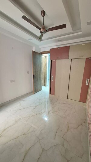 Room in 3 BHK Builder Floor at Knowledge Park V Greater Noida – for Sale