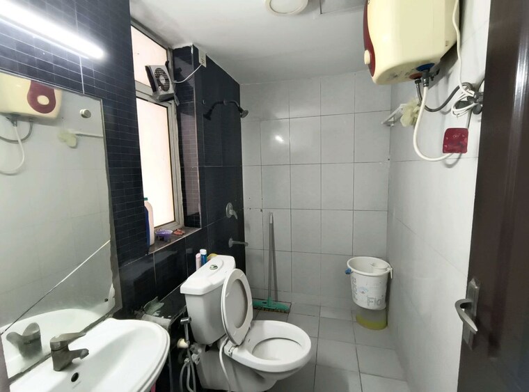 Bathroom, 3c-lotus-panache 3 Bedroom 1528 Sq.Ft. Apartment In Sector 110 Noida 10383942