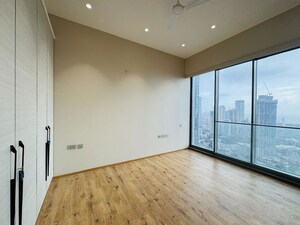 Room in 4 BHK Apartment at Rustomjee Crown, Prabhadevi – for Rent