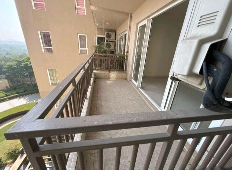 Balcony, adani-m2k-oyster-grande 4 Bedroom 3198 Sq.Ft. Apartment In Sector 102 Gurgaon 10384034