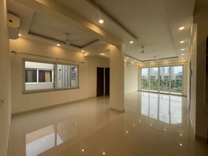 3 BHK Builder Floor For Sale in BPTP Amstoria, Sector 102