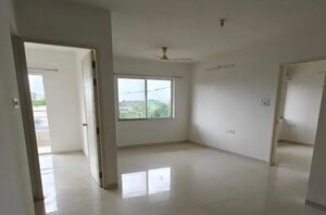 Room in 2 BHK Apartment at Pimple Saudagar – for Rent
