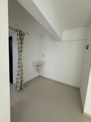 Room in 2 BHK Apartment at Pimple Saudagar – for Rent