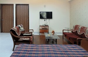 Living Room in 3 BHK Builder Floor at Sector 57 – for Rent