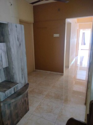 Room in 3 BHK Apartment at Kamgar Putala Vasahat – for Rent