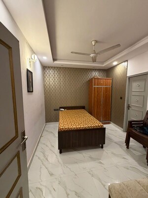 Living Room in 3.5 BHK Builder Floor at Green Fields Colony – for Rent