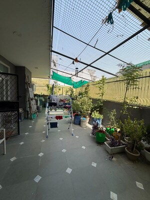 Parking in 3.5 BHK Builder Floor at Green Fields Colony – for Rent