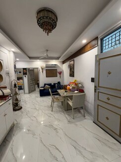 3.5 BHK + Pooja Room,Servant Room Builder Floor For Rent in Green Fields Colony