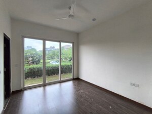 Room in 3 BHK Builder Floor at BPTP Amstoria, Sector 102 – for Sale