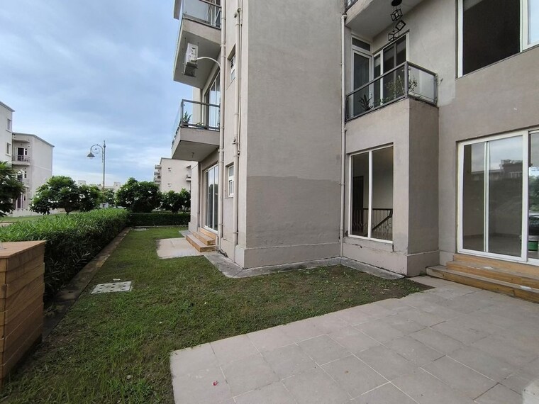 Exterior View, bptp-amstoria 3 Bedroom 300 Sq.Yd. Builder Floor In Sector 102 Gurgaon 10384093