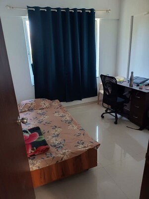 Team Area in 3 BHK Apartment at Prime Square, Pimple Saudagar – for Rent