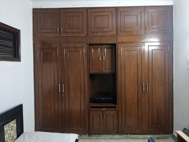 Room, chittaranjan park 3 Bedroom 233 Sq.Yd. Builder Floor In Chittaranjan Park Delhi 10384108