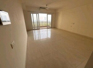 Room in 4 BHK Apartment at Indiabulls Enigma, Sector 110 – for Rent