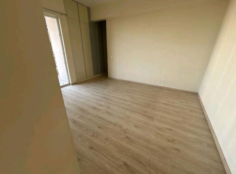 Room, indiabulls-enigma 4 Bedroom 3400 Sq.Ft. Apartment In Sector 110 Gurgaon 10384073