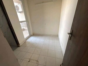Bathroom in 4 BHK Apartment at Indiabulls Enigma, Sector 110 – for Rent