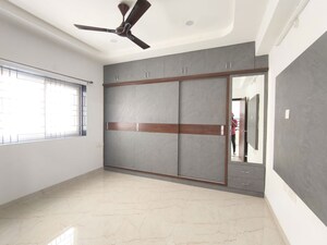 Room in 3 BHK Apartment at Raghavendra Colony – for Rent