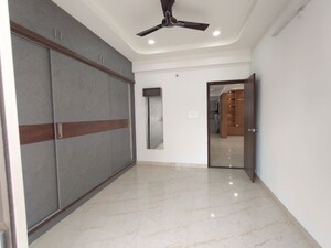Room in 3 BHK Apartment at Raghavendra Colony – for Rent