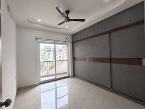 Furnished Amenities in 3 BHK Apartment at Raghavendra Colony – for Rent