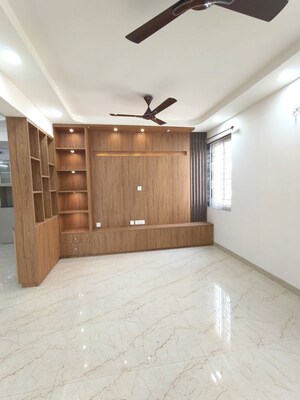 Room in 3 BHK Apartment at Raghavendra Colony – for Rent