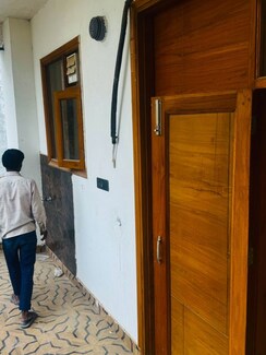3 BHK + Pooja Room,Servant Room,Study Room,Store Room Builder Floor For Rent in Green Fields Colony
