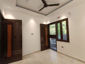 Room in 3 BHK Builder Floor at Janakpuri – for Sale