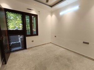 Room in 3 BHK Builder Floor at Janakpuri – for Sale