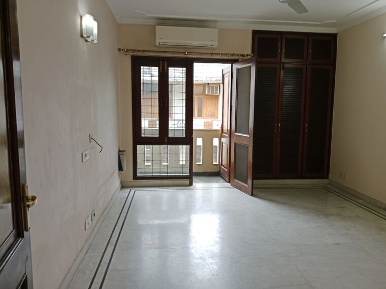 Room, safdarjung enclave 3 Bedroom 2700 Sq.Ft. Builder Floor In Safdarjung Enclave Delhi 10384119