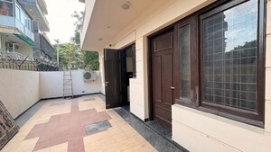 Building Lobby in 3 BHK Builder Floor at Sector 57 – for Rent