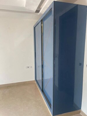 Building Lobby in 3 BHK Builder Floor at South City 1 – for Rent