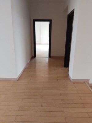 Room in 3 BHK Apartment at Jaypee Green Crescent Court, Jaypee Greens – for Rent