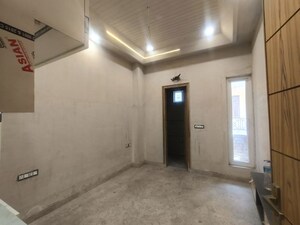Room in 3 BHK Builder Floor at Janakpuri – for Sale