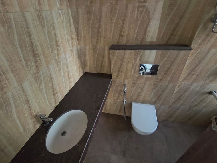 Bathroom, lodha-amara-tower-49-and-50 3 Bedroom 965 Sq.Ft. Apartment In Kolshet Road Thane 10384193
