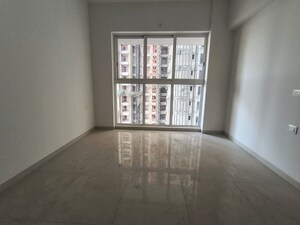 Room in 3 BHK Apartment at Lodha Amara Tower 49 and 50, Kolshet Road – for Sale