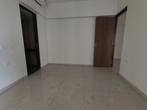 Room in 3 BHK Apartment at Lodha Amara Tower 49 and 50, Kolshet Road – for Sale