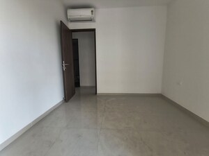 Room in 3 BHK Apartment at Lodha Amara Tower 49 and 50, Kolshet Road – for Sale
