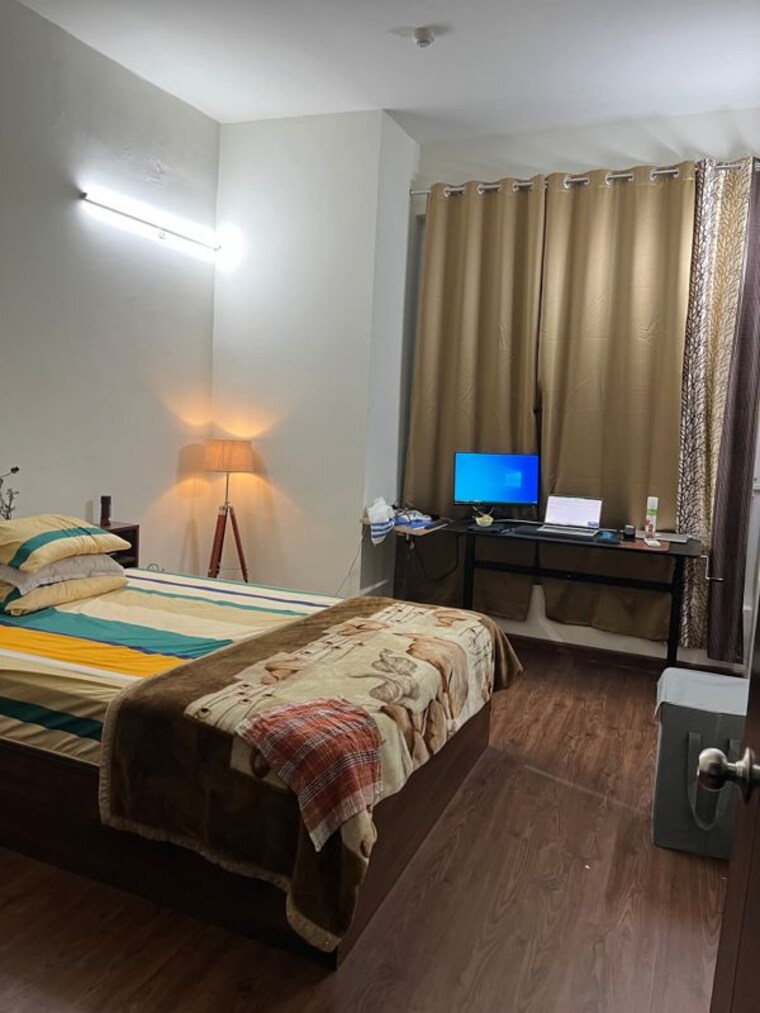 Bedroom, indiabulls-enigma 4 Bedroom 3350 Sq.Ft. Apartment In Sector 110 Gurgaon 10384229
