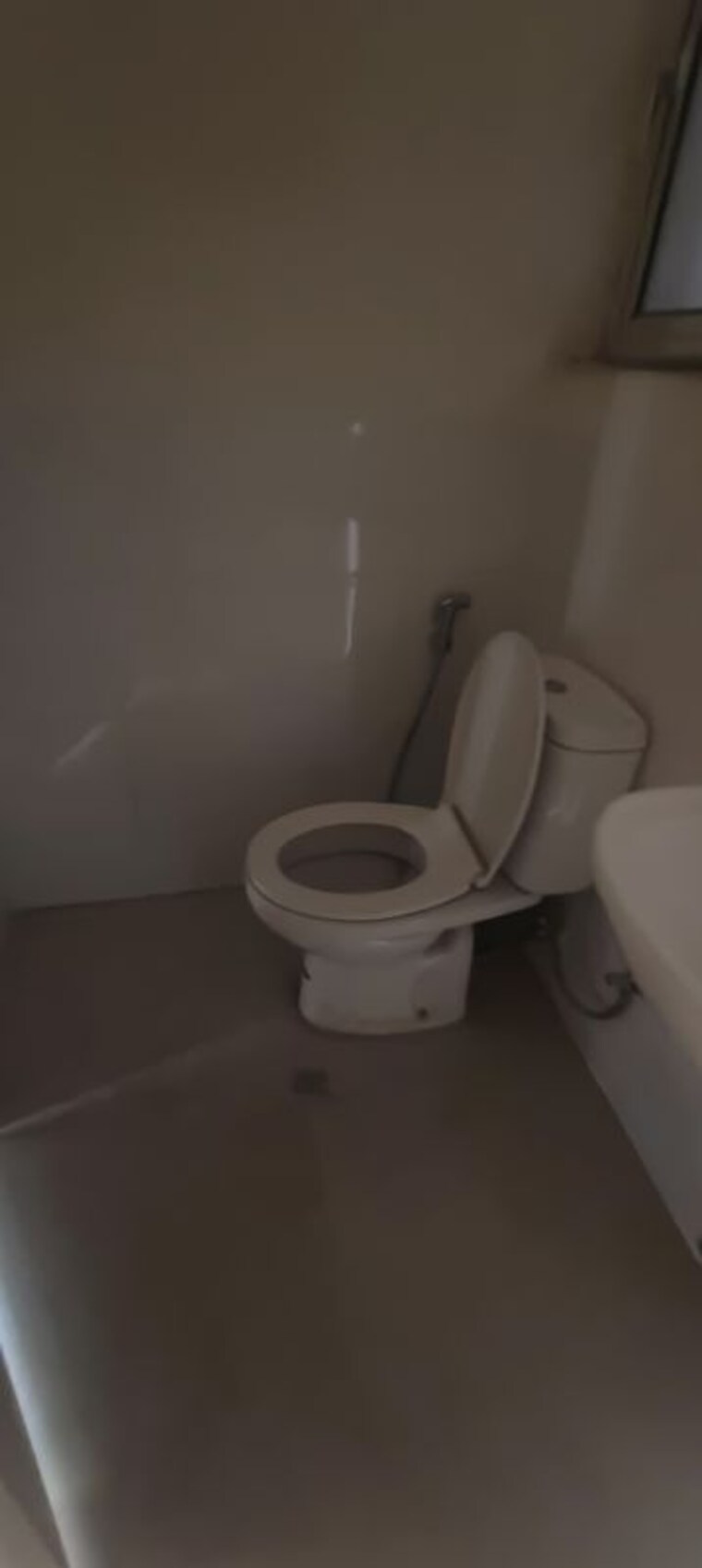 Bathroom, dlf-express-greens 3.5 Bedroom 1950 Sq.Ft. Apartment In Manesar Sector 1a Gurgaon 10384226