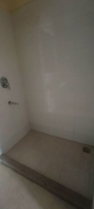 Room in 3.5 BHK Apartment at DLF Express Greens, Manesar Sector 1a – for Rent