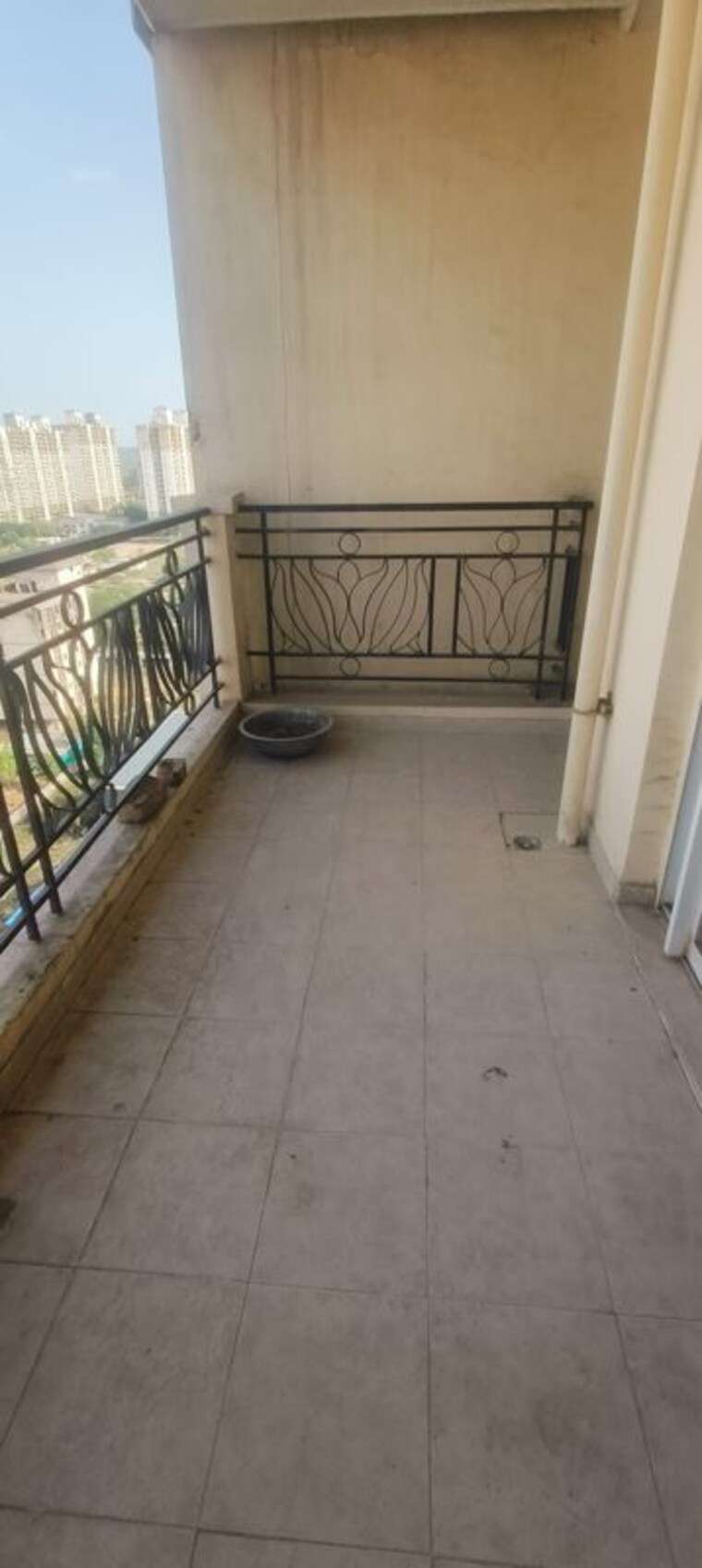 Balcony, dlf-express-greens 3.5 Bedroom 1950 Sq.Ft. Apartment In Manesar Sector 1a Gurgaon 10384226